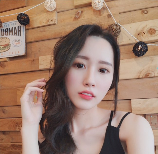 凡妮莎😋 live stream on 17.live